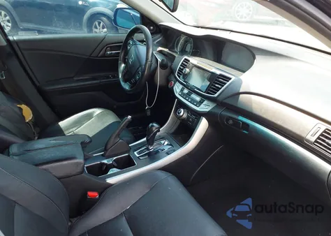 2014 Honda Accord Touring z USA, uszkodzony, nr VIN 1HGCR3F97EA026155